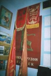 �������